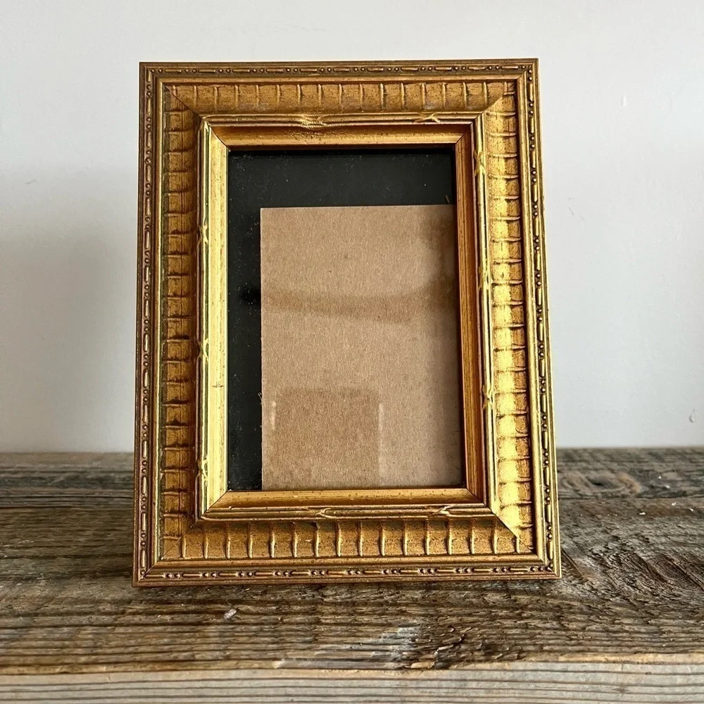 Gold MCM style frame 3.5”x5”